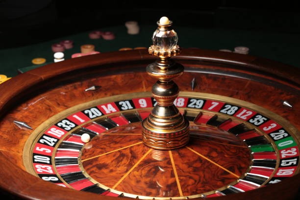 pestaqq mobile app interface showing sportsbook and live dealer menu